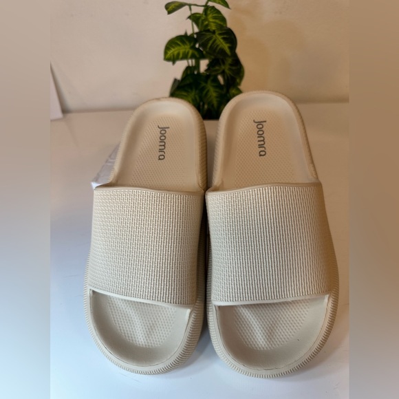 Joomra Slippers Unisex Non Slip
QuickDrying Shower Slides Bat
Sz 6 - Picture 6 of 8